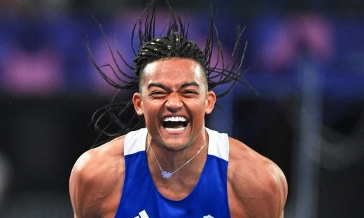 Σπάνιο τηλεοπτικό ντοκουμέντο: Όταν ανακοινώθηκε η γέννηση του Manolo από τον γυμναστή μπαμπά του