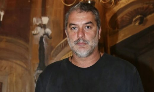 Βασίλης Μπισμπίκης: Οι σπάνιες φώτο του έφηβου γιου του, το ταλέντο στο πιάνο & η διάκριση στο σκάκι