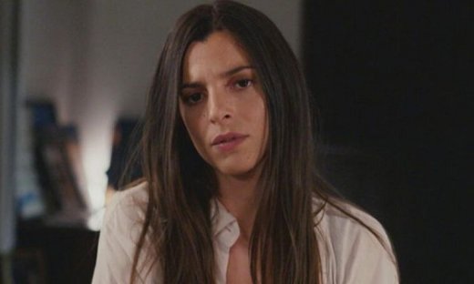 Η Γη της Ελιάς: Απανωτά τα χαστούκια για την Ισμήνη - Πιάνει στα πράσα τον Κωνσταντίνο της με την...