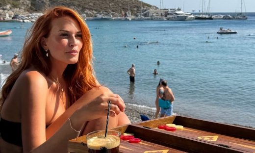 «Λίγο καλοκαίρι ακόμα…» για την Σίσσυ Χρηστίδου - Η νέα φωτό από την παραλία