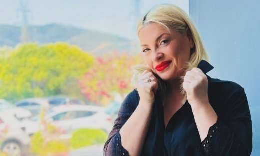 Νάνσυ Νικολαΐδου: Άβαφη & με μαύρο μπικίνι ποζάρει με τον σύζυγό της η δημοσιογράφος του Buongiorno