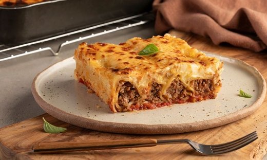 Κανελόνια με κιμά και μπεσαμέλ από τον Άκη Πετρετζίκη