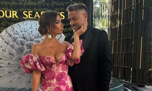 Βάσω Λασκαράκη: Η βράβευση, η λαμπερή εμφάνιση με τουαλέτα και η συγκίνηση του Λευτέρη Σουλτάτου