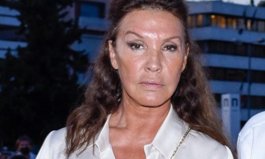 Έξαλλη η Βάνα Μπάρμπα:«Έχω βαρεθεί να βλέπω τις σκαφάρες σας & τις σαμπάνιες! Πόσο νούμερα είμαστε;»