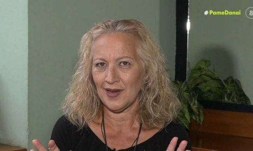 Πόπη Χριστοδούλου: Η σκηνή που τη δυσκόλεψε, το φόρεμα που δεν έκλεινε & οι δίδυμες του «Παρά Πέντε»