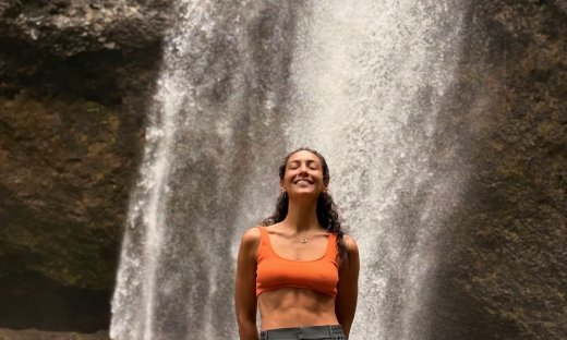 Ευγενία Σαμαρά: Ξετρελάθηκε με τους καταρράκτες που αντίκρισε στο road trip της στον Καναδά!