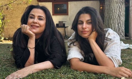 Δανάη Παππά: Διακοπές με άρωμα... Σασμού! Η συνάντηση με την Τζομπανάκη στο Ρέθυμνο & το πανηγύρι