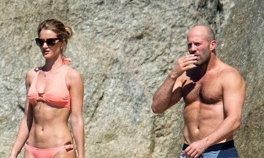 Ο Τζέισον Στέιθαμ στην Αντίπαρο, πιστός στις ελληνικές του συνήθειες - Η πρώτη φωτό!