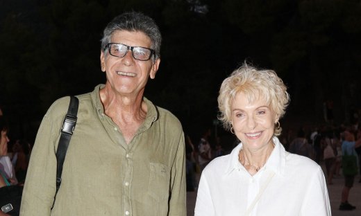 «Ο ξεχωριστός κύριος Μπέζος» γίνεται 69 ετών! Ο άγνωστος γάμος πριν την Τσαλίκη & η κόρη τους, Ηρώ!