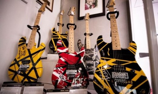 Η  κιθάρα του Έντι Βαν Χάλεν θα πωληθεί σε δημοπρασία του Sotheby's έναντι 2 εκ. δολαρίων