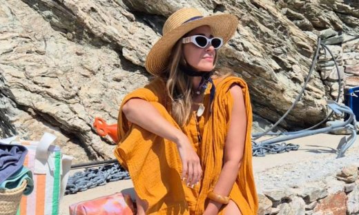 Σε καλοκαιρινό mood η Νατάσσα Μποφίλιου: Η φωτό με μπικίνι & το σπάνιο στιγμιότυπο με τον σύζυγό της