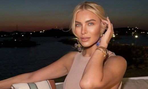 Η Κατερίνα Καινούργιου στην εκπνοή του καλοκαιριού έχει μια απορία που την έχουμε όλοι!