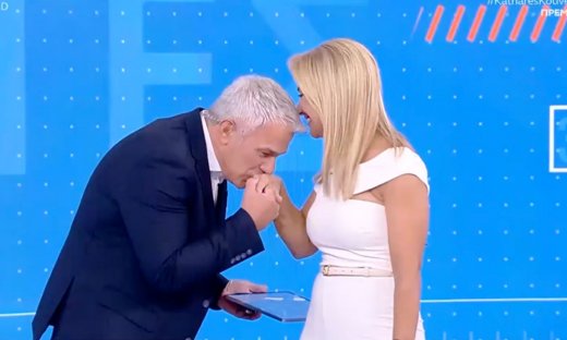 Πρεμιέρα για τις «Καθαρές Κουβέντες» με Χαριτάτο - Χατζηγεωργίου, με χειροφίλημα!