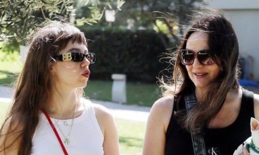 Βίκυ Γεροθόδωρου: Απόδραση στη Ρόδο με την κόρη της Νικόλ Σαραβάκου – Οι βόλτες στο νησί των Ιπποτών