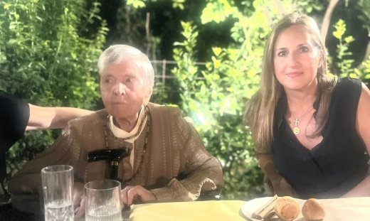 Ελένη Γλύκατζη Αρβελέρ: Έκλεισε τα 99 της χρόνια και το γιόρτασε με φίλους