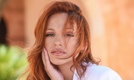 Τάνια Μπρεάζου: «Πάνω στη σκηνή νιώθω παντοδύναμη – Στην καθημερινότητά μου δεν έχω αυτοπεποίθηση»