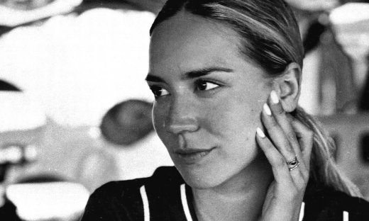 Ηλιάνα Μάγρα: Από τους «Sunday Times» και «New York Times» στο πρώτο αγγλόφωνο δελτίο