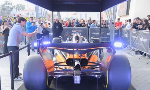 Περιοδεία στην Ελλάδα ξεκινά το μονοθέσιο της McLaren Formula 1 Team