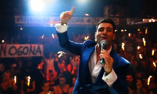 Πέτρος Ιακωβίδης: Eπανέρχεται δυναμικά και… ανάβει «Καπνογόνα» - Κυκλοφόρησε το music video