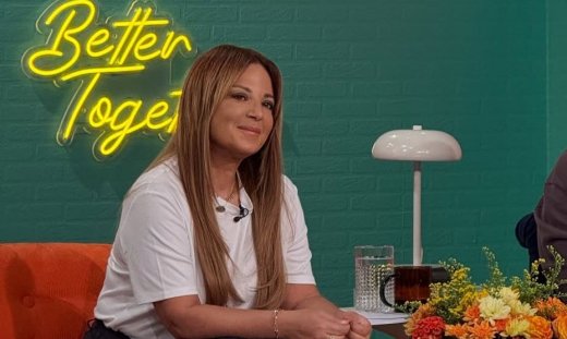 H Νάνσυ Ζαμπέτογλου φόρεσε το παντελόνι που θα φοράς και με γόβες και με boots και με sneakers