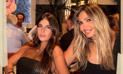 Συγκινεί η Ελένη Πετρουλάκη στο αποχαιρετιστήριο δείπνο της κόρης της - «Να γεμίσετε τον κόσμο φως»