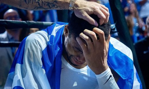 Λύγισε ο Αντετοκούνμπο: «Είναι το μεγαλύτερο επίτευγμα στη ζωή μου» – Η συγκίνηση μετά την απονομή!