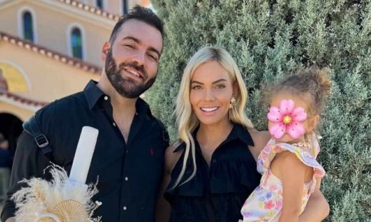 Ιωάννα Μαλέσκου: Η πρώτη κοινωνία της μικρής Μαρίλιας – Συγκινημένος ο νονός!