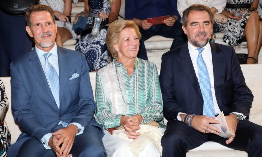 Παύλος Ντε Γκρες: Η εμφάνιση στο Ηρώδειο με γραβάτα που έφερε μοτίβο της ελληνικής σημαίας