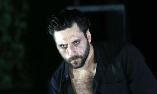 Ξέσπασε ο Χρυσοστόμου: «Δεν πληρώνομαι για να με παίζουν στο TikTok... Σταματούσαμε την παράσταση»