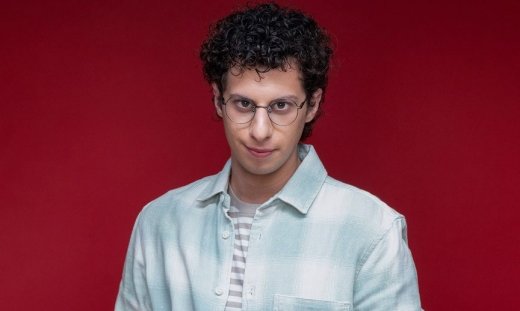 Βαγγέλης Δαούσης: Ο «Λούης» μπαίνει στο ΗΟΤΕΛ EΛVIRA και είναι ερωτευμένος