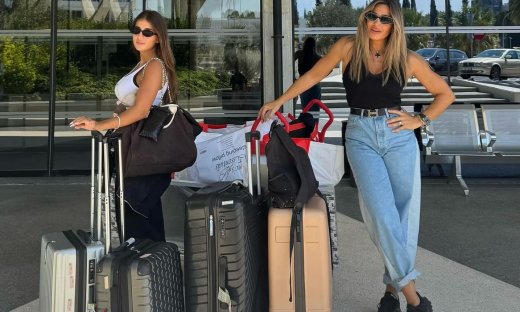 Ελένη Πετρουλάκη: Με την κόρη της, Δωροθέα Ίβιτς στην Κύπρο για τις σπουδές της & η συγκίνηση