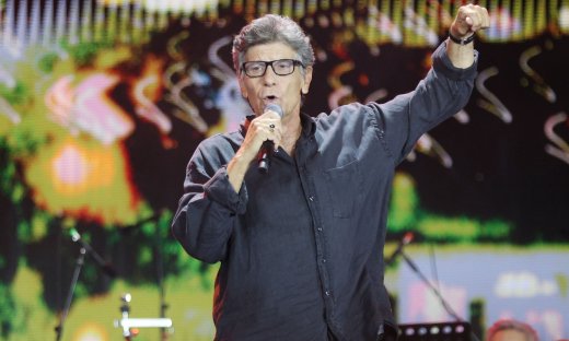 Γιάννης Μπέζος: Η αντίδραση  on camera – «Δεν θα απαντήσω σε άλλες ερωτήσεις»