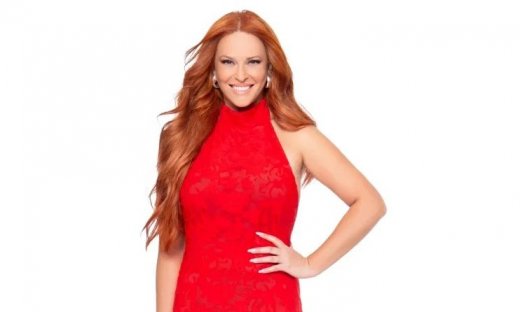 Μια ματιά στο σαλόνι της Σίσσυς Χρηστίδου – Το μυστικό της για ένα σπίτι που μοσχοβολά!