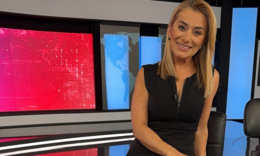 Αλεξάνδρα Χατζηγεωργίου: «Το πρώτο πράγμα που κάνω μόλις τελειώσει η εκπομπή; Βγάζω τις γόβες!»