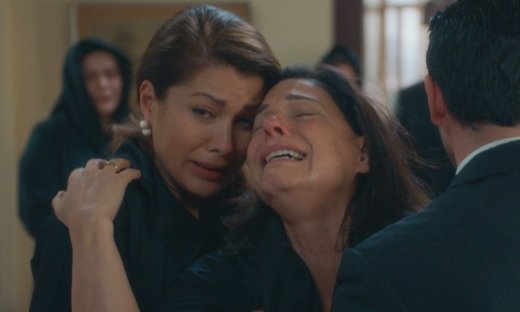 Porto Leone - Διθυραμβικά σχόλια για τη Μαρίνα Ασλάνογλου: «Απλά wow!» -Η ηλικία, η καριέρα & ο γιος