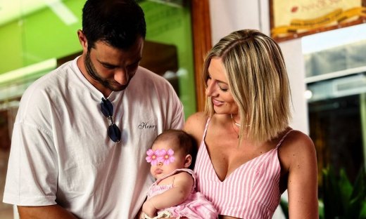 Ελένη Χαμπέρη: Γιόρτασε τα πρώτα της γενέθλια, αγκαλιά με την κόρη της! Τα κεράκια στην τούρτα της