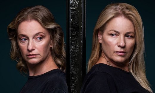 «Κρυφτό» με την Μαριάννα Τουμασάτου και την Λένα Δροσάκη στο θέατρο Κάτια Δανδουλάκη