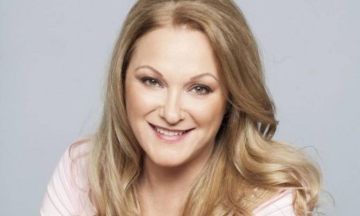 Η απίθανη αποκάλυψη της Ρένιας Λουιζίδου: «Η ιδέα για το όνομα του γιου μου ήρθε από το PlayStation»