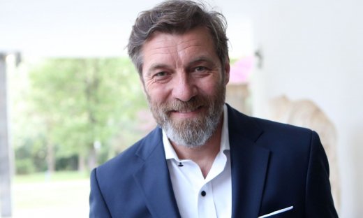 Γιάννης Στάνκογλου: Ο ήρωας στο Grand Hotel, τα γυρίσματα και οι ωραίες παράγωγες