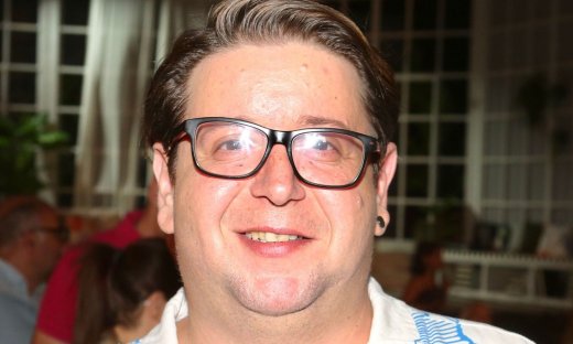 Μπίρκος: «Η υποκριτική μού έμαθε ότι δεν πρέπει να φοβάμαι τα συναισθήματά μου»