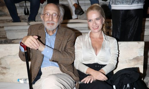 Αλέξανδρος Λυκουρέζος: Οι ερωτήσεις που έφεραν αμηχανία και η παρέμβαση της συντρόφου του