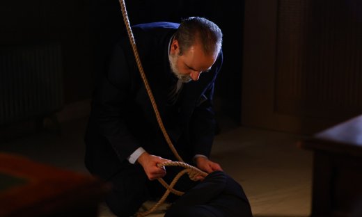 Άγιος έρωτας - Ο Μαρκόπουλος σκηνοθετεί τη δολοφονία της Καραντωνάκη