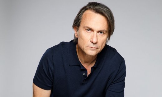 Να μ' αγαπάς: Γνωρίστε τον Άγγελο Μανιάτη, έναν άντρα που απειλεί την οικογένεια Καλλιγά