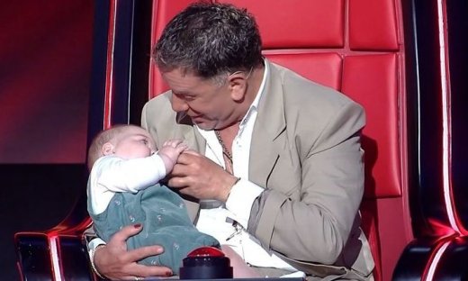 The Voice: Το μωρό στην αγκαλιά του Μαζωνάκη που έφερε συγκίνηση