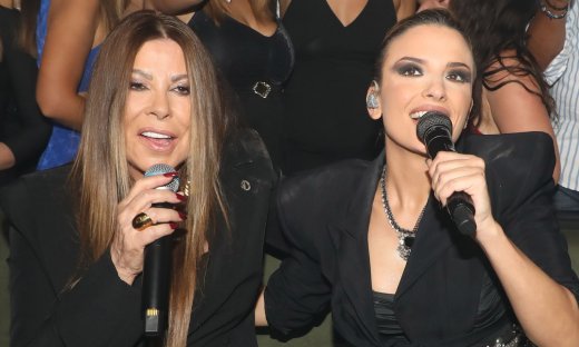 Κατερίνα Λιόλιου: Υποδέχτηκε στη σκηνή την Άντζελα Δημητρίου - Το ντουέτο που καταχειροκροτήθηκε!