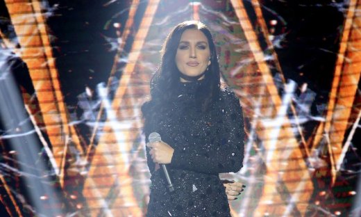 Έξαλλη η Ιουλία Καλλιμάνη: Επεισόδιο στο κέντρο όπου εμφανίζεται - Έδιωξε θαμώνα με... γαλλικά!