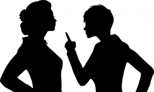 Πασίγνωστες παρουσιάστριες του ίδιου καναλιού πήγαν αγκαζέ στον πλαστικό χειρουργό τους