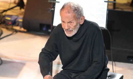 Σταύρος Ξαρχάκος: Στο πλευρό του οι δύο αδελφές του - Οι δυνατοί δεσμοί αίματος & οι σπάνιες φωτό