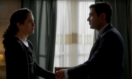 Άγιος Έρωτας: Η Σοφία εισβάλλει απρόσκλητη στην εpωτική φωλιά του Χάρη και της Αναστασίας και...