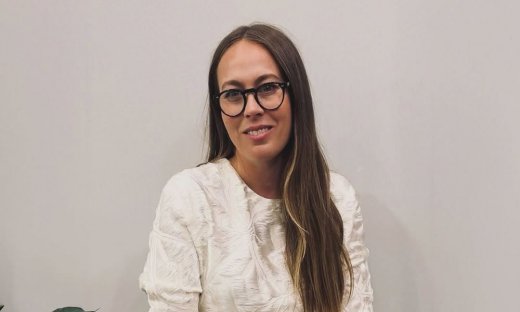 Nina Flohr: Η εντυπωσιακή αλλαγή στην εμφάνισή της & η νέα φωτογραφία με τον Φίλιππο Ντε Γκρες